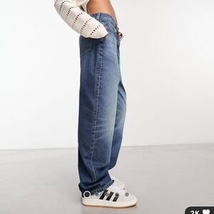 Women’s oversized jeans